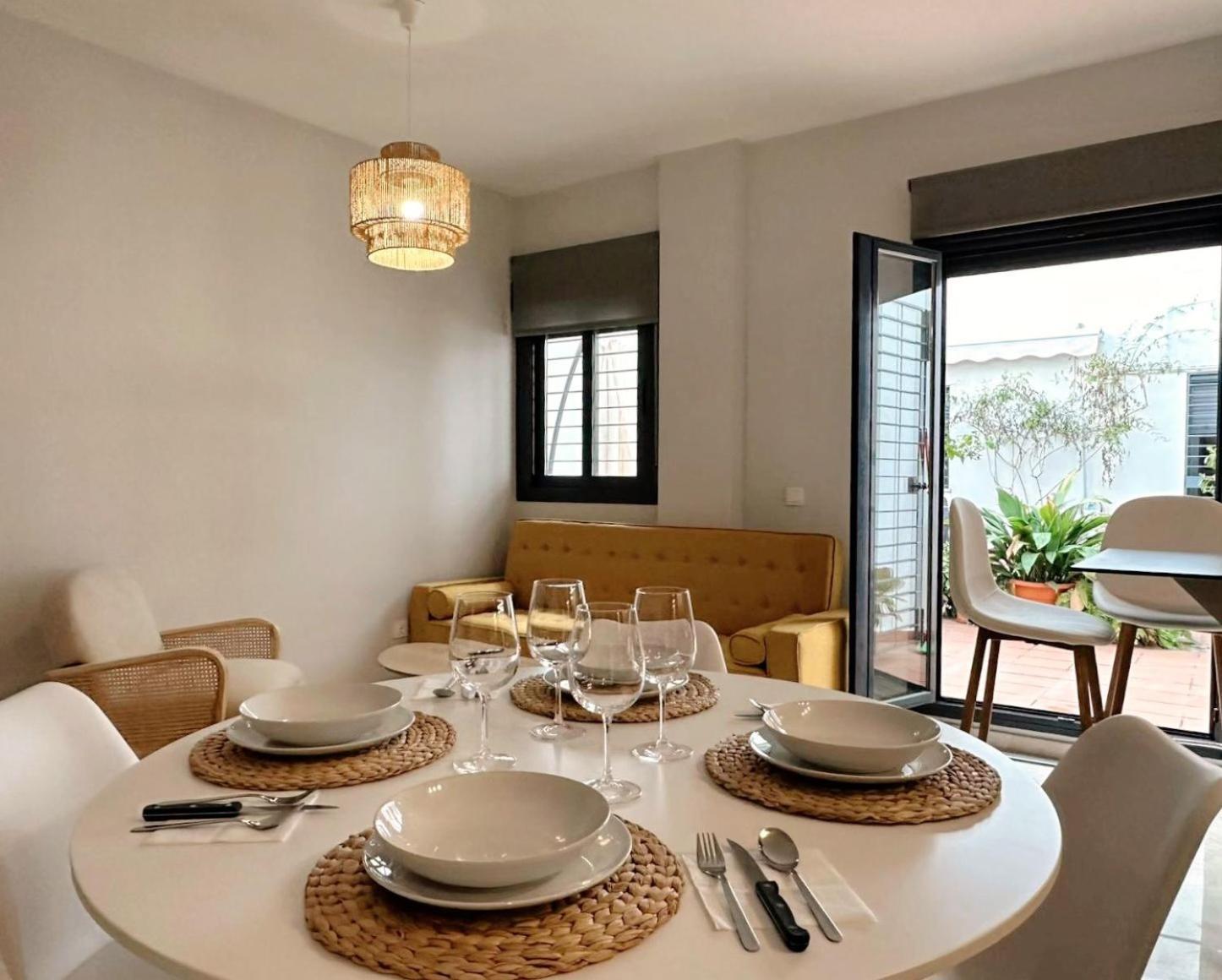 Apartamento-Pension El Trianero Junto Al Rio Sevilla Eksteriør bilde