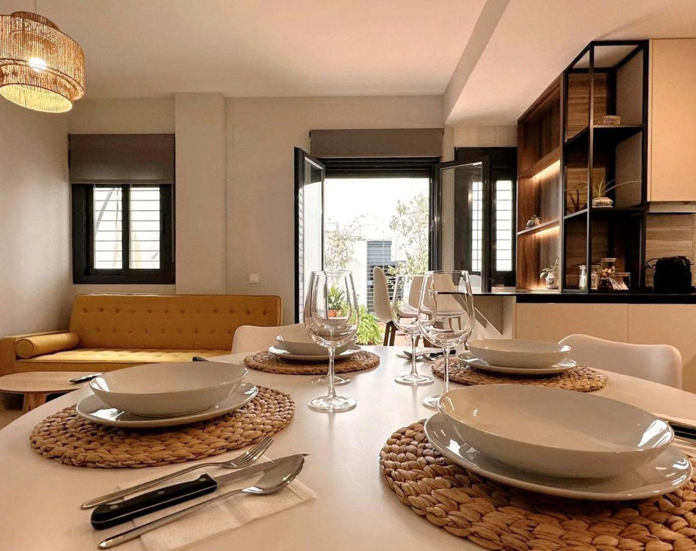 Apartamento-Pension El Trianero Junto Al Rio Sevilla Eksteriør bilde